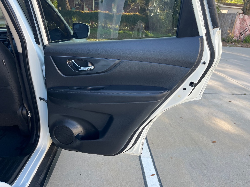 2018 Nissan Rogue - $10,295
