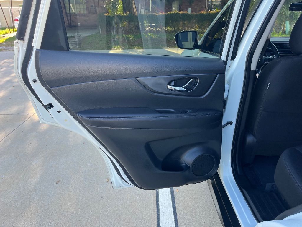 2018 Nissan Rogue - $10,295