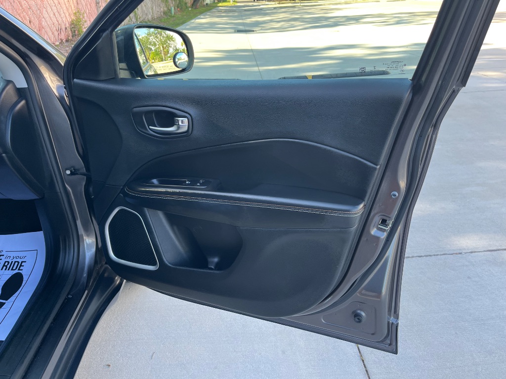 2018 Jeep Compass - $10,495