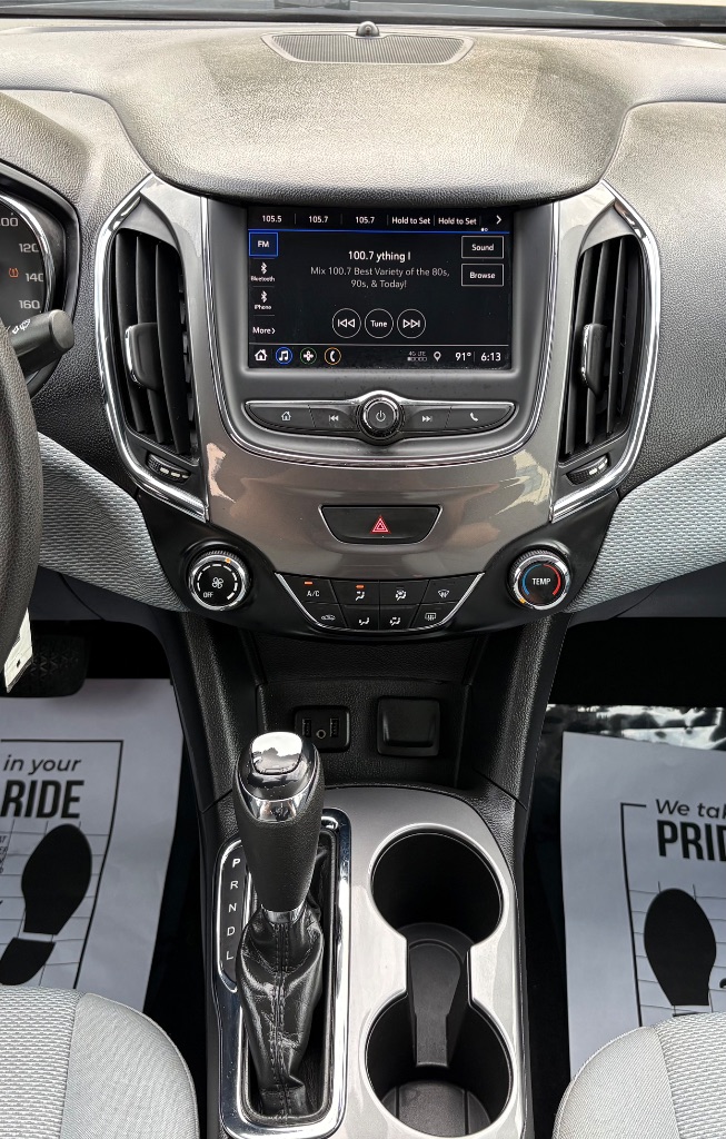 2019 Chevrolet Cruze - $10,595