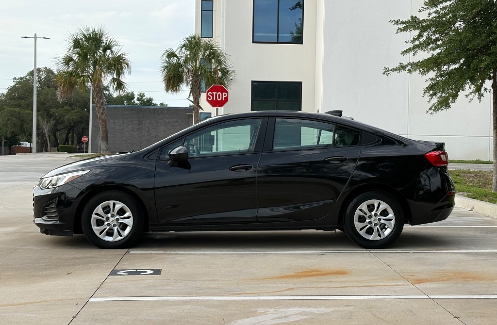 2019 Chevrolet Cruze - $10,595