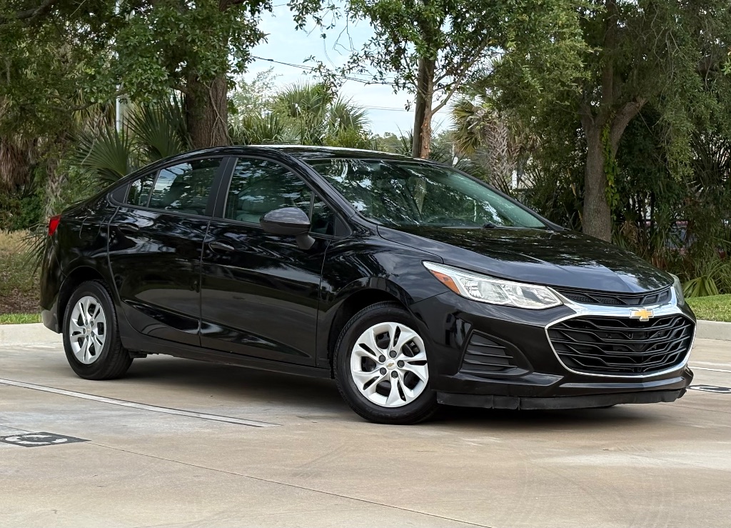 2019 Chevrolet Cruze - $10,595
