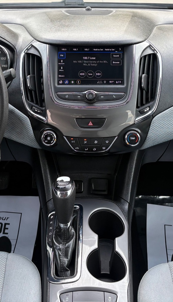 2019 Chevrolet Cruze - $10,595