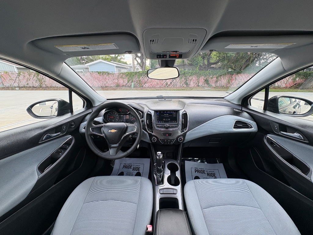 2019 Chevrolet Cruze - $10,595
