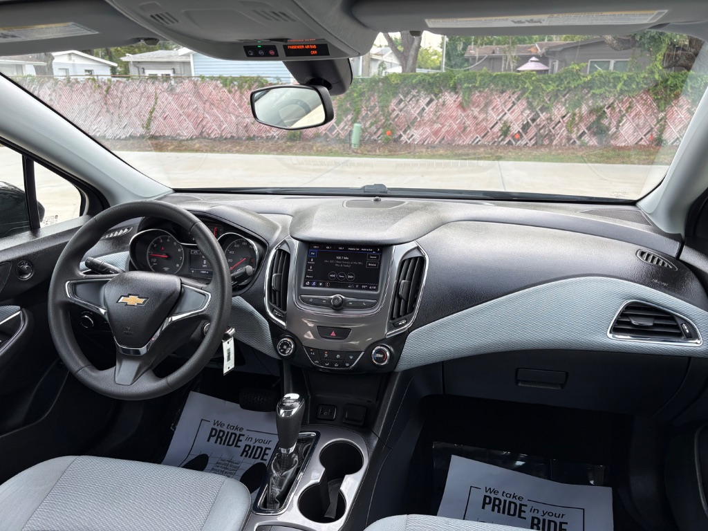 2019 Chevrolet Cruze - $10,595