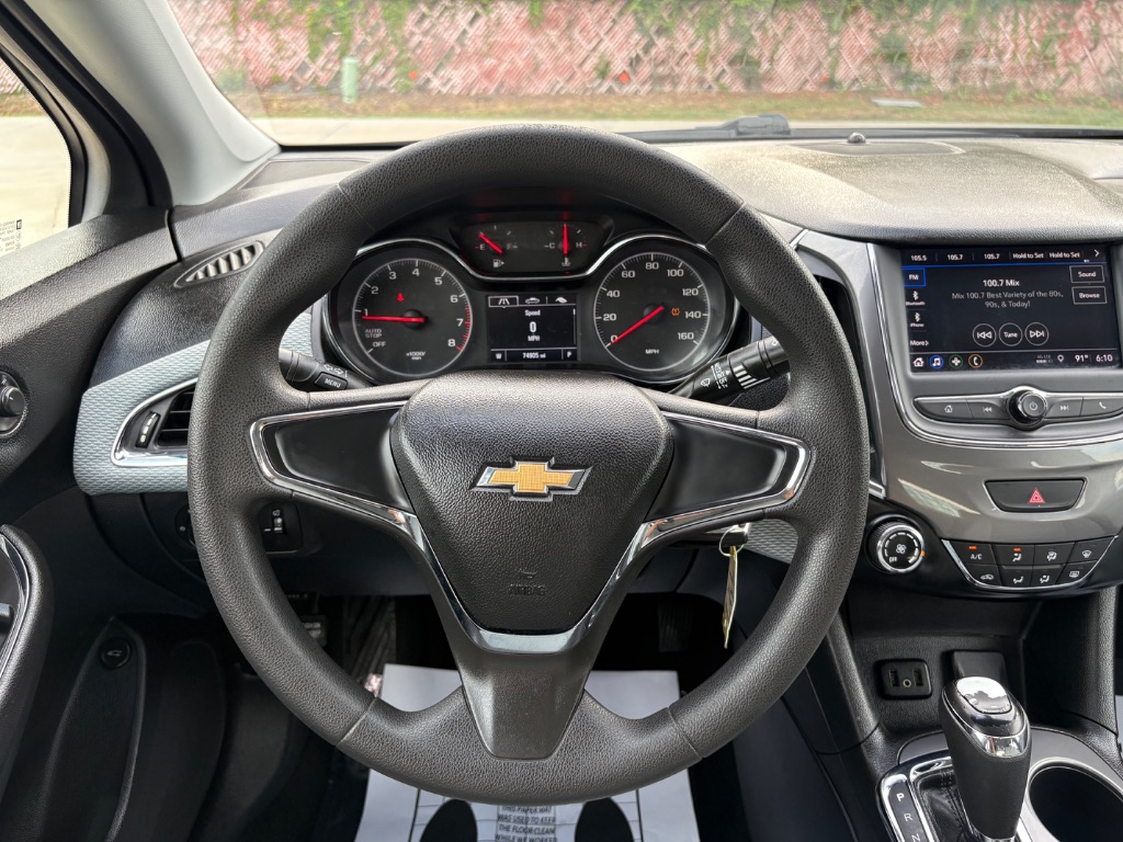 2019 Chevrolet Cruze - $10,595