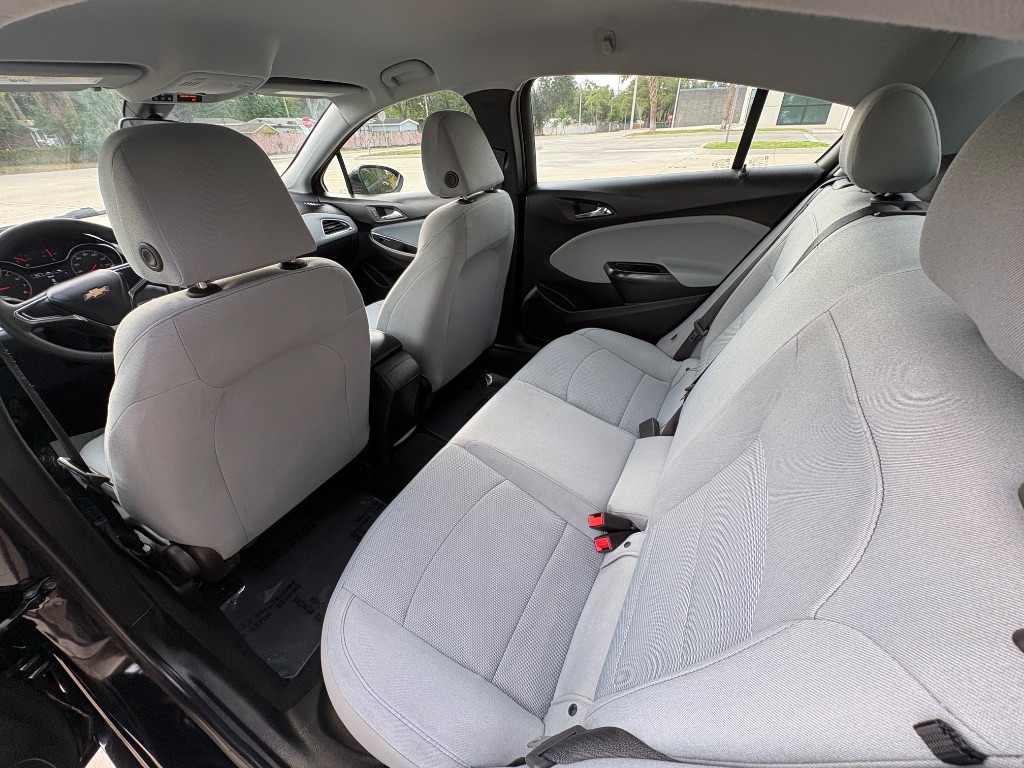 2019 Chevrolet Cruze - $10,595