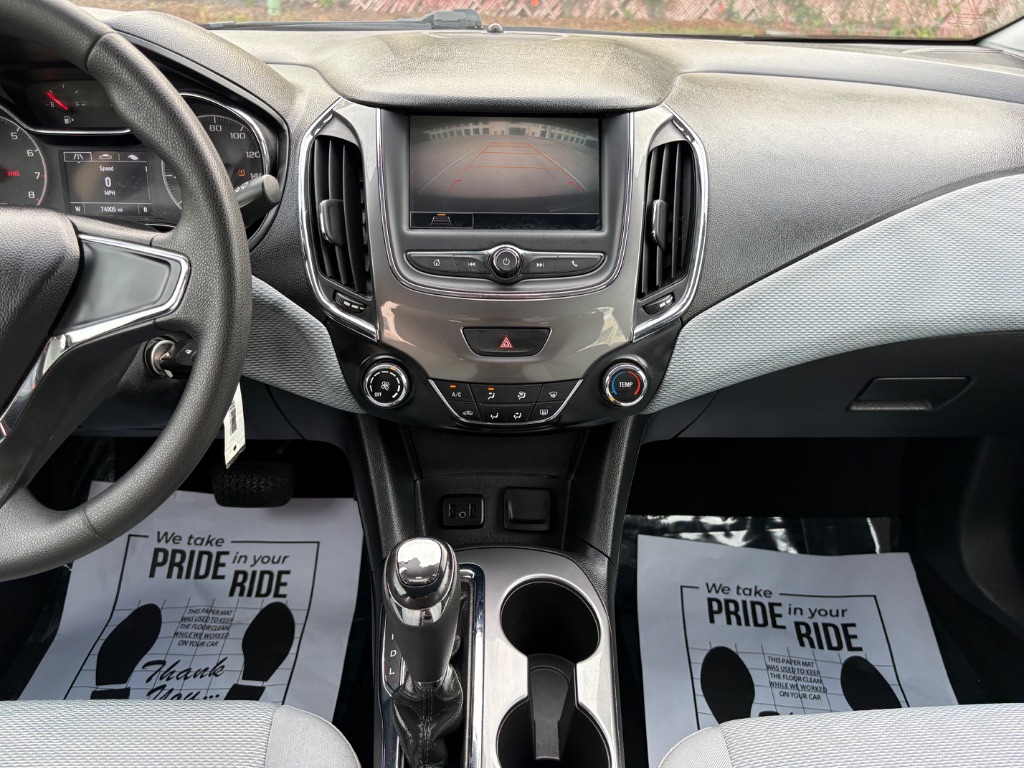 2019 Chevrolet Cruze - $10,595