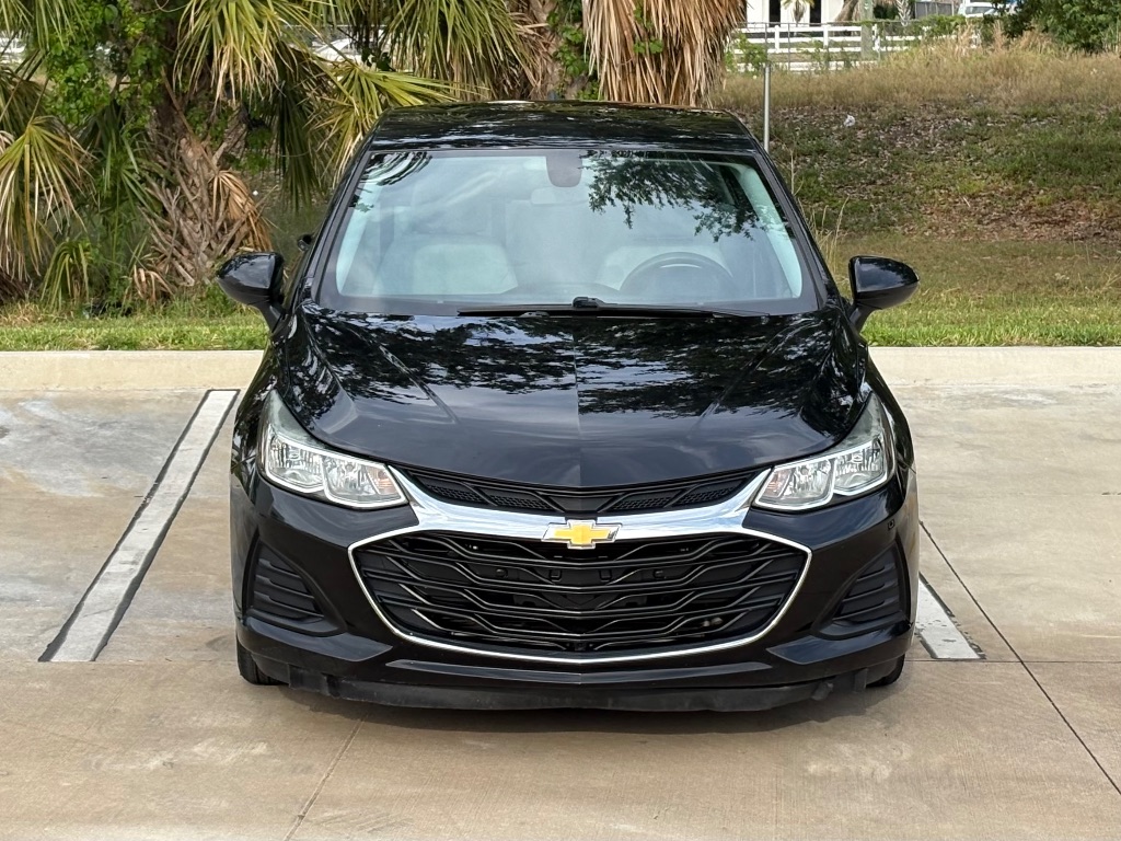 2019 Chevrolet Cruze - $10,595