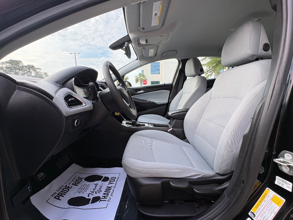 2019 Chevrolet Cruze - $10,595