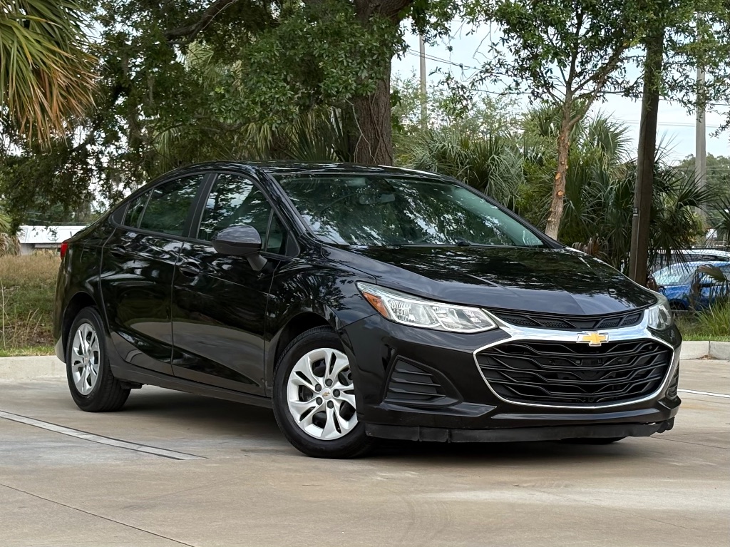 2019 Chevrolet Cruze - $10,595