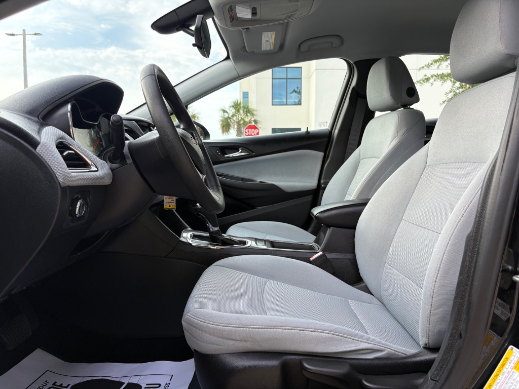 2019 Chevrolet Cruze - $10,595