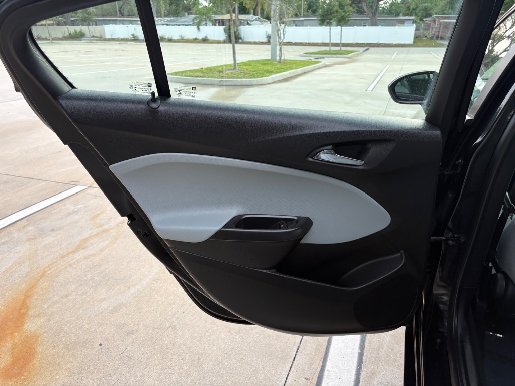 2019 Chevrolet Cruze - $10,595