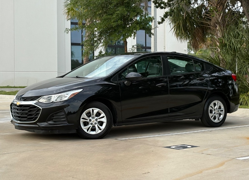 2019 Chevrolet Cruze - $10,595