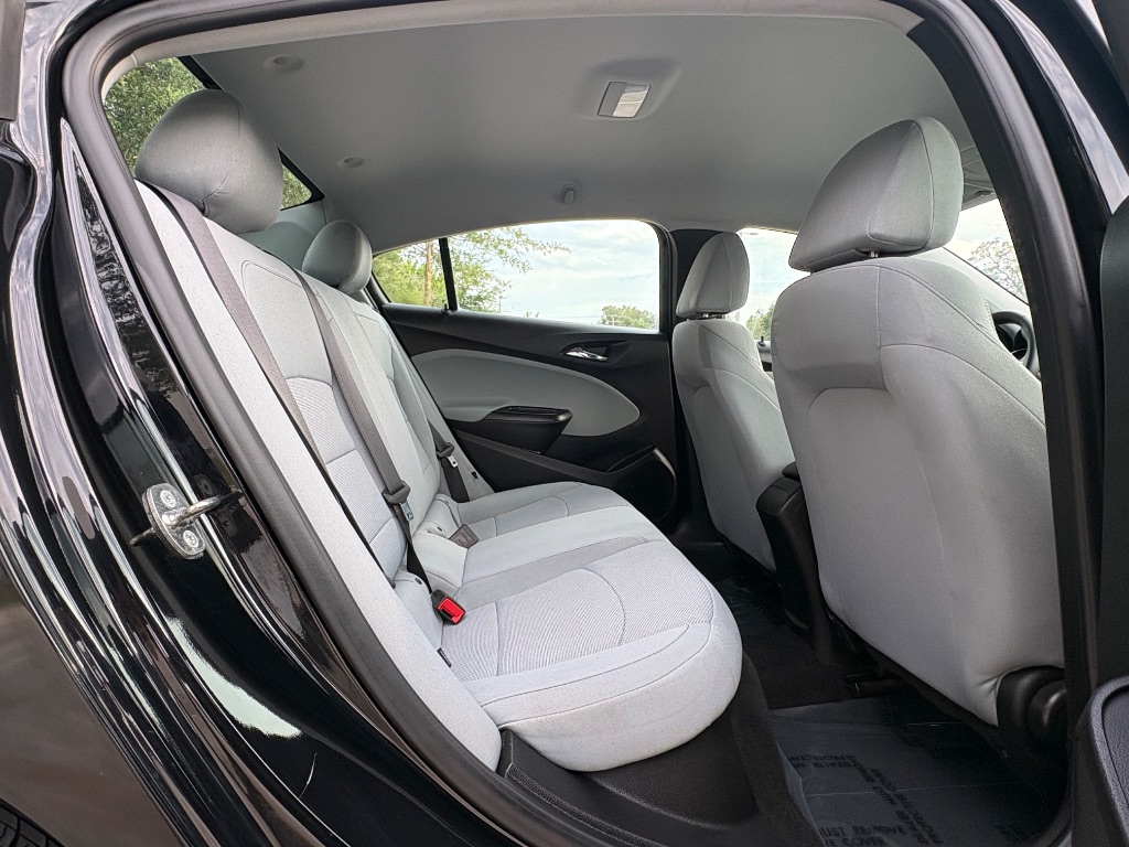 2019 Chevrolet Cruze - $10,595