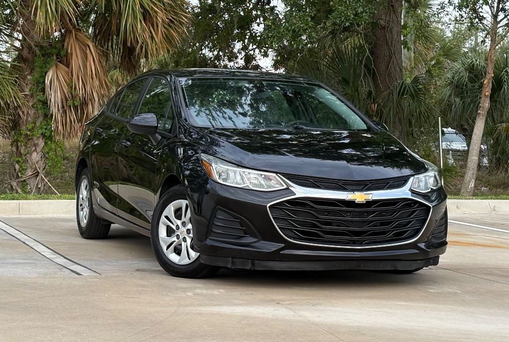 2019 Chevrolet Cruze - $10,595