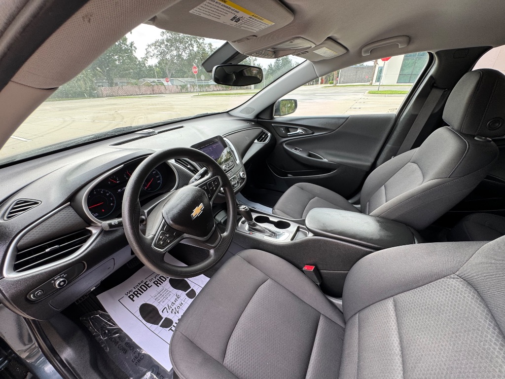 2019 Chevrolet Malibu - $9,995