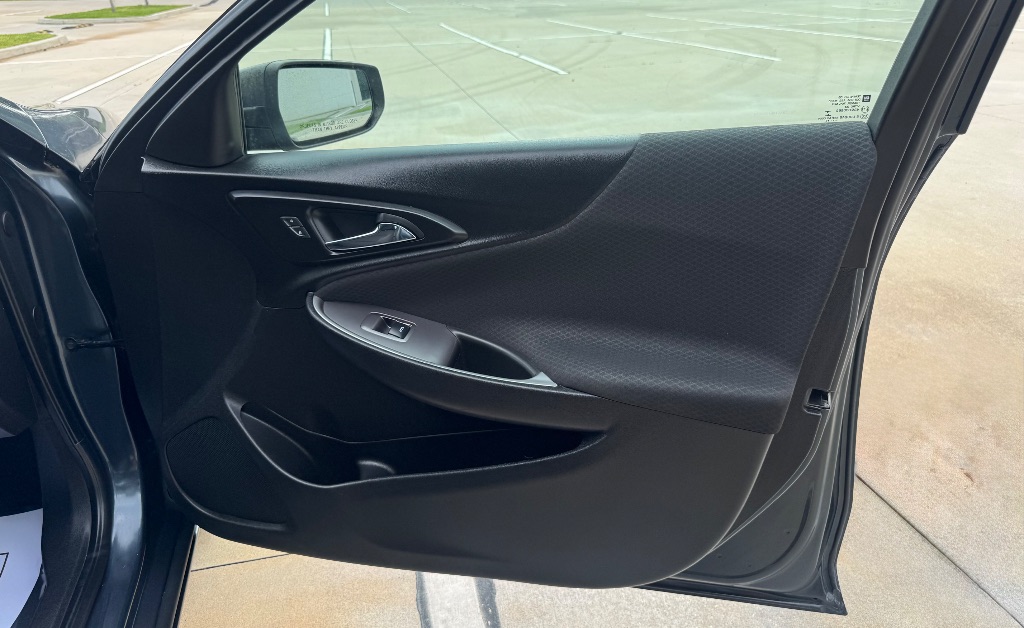 2019 Chevrolet Malibu - $9,995