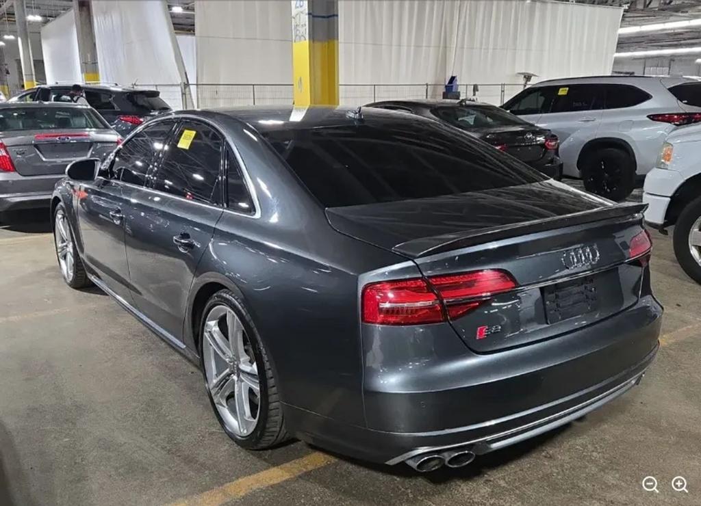 2015 Audi S8