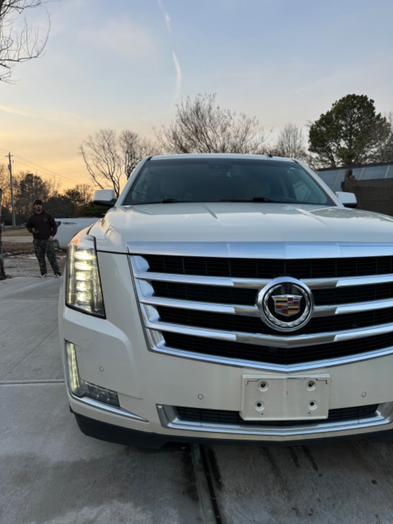 2015 Cadillac Escalade Luxury photo