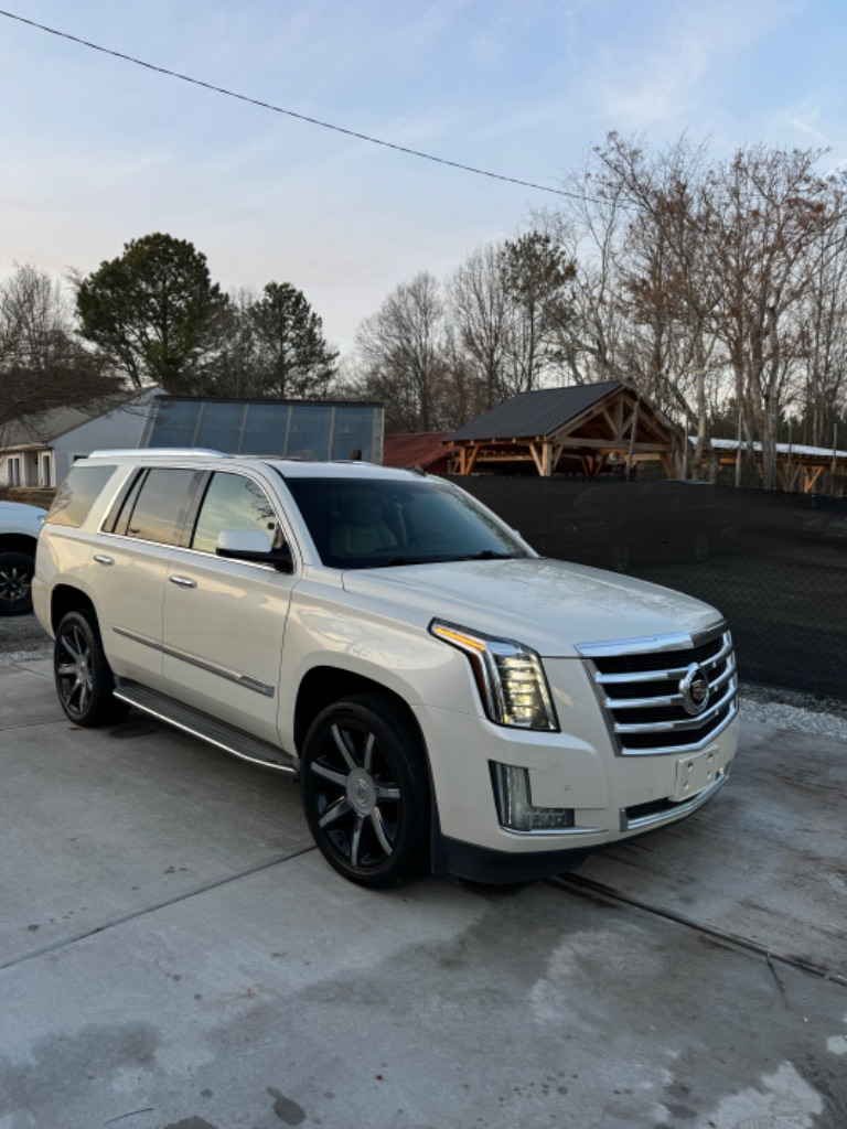 2015 Cadillac Escalade Luxury photo