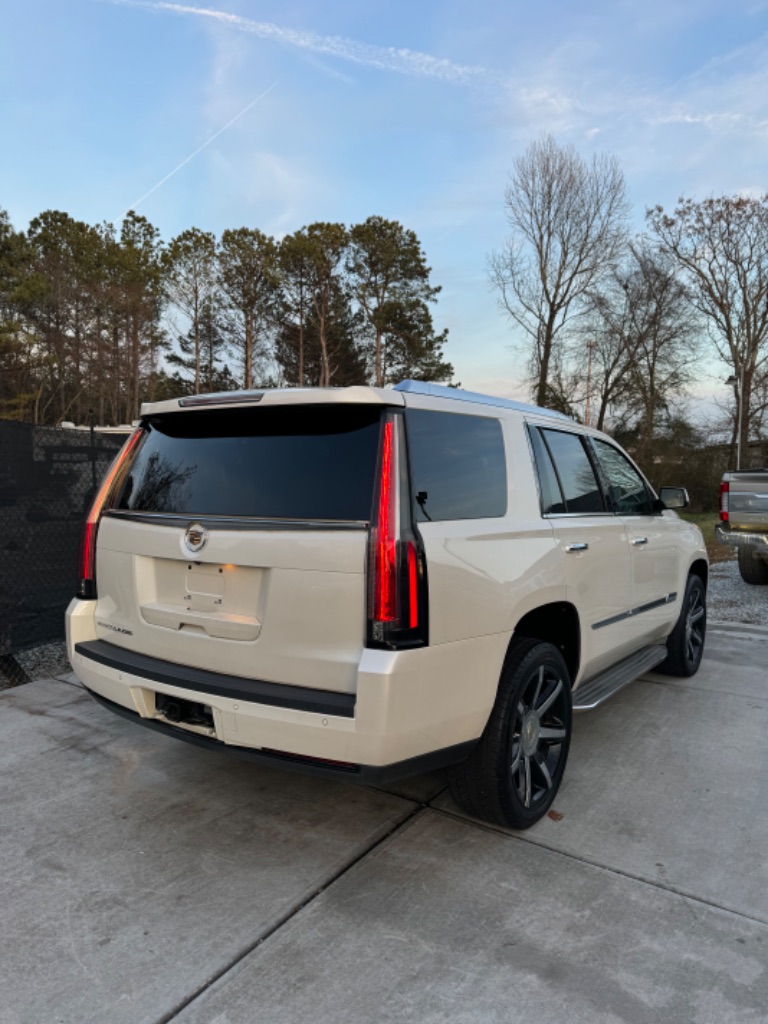 2015 Cadillac Escalade Luxury photo