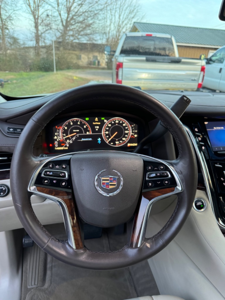 2015 Cadillac Escalade Luxury photo