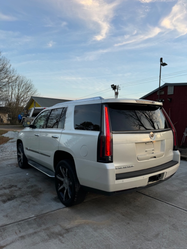 2015 Cadillac Escalade Luxury photo