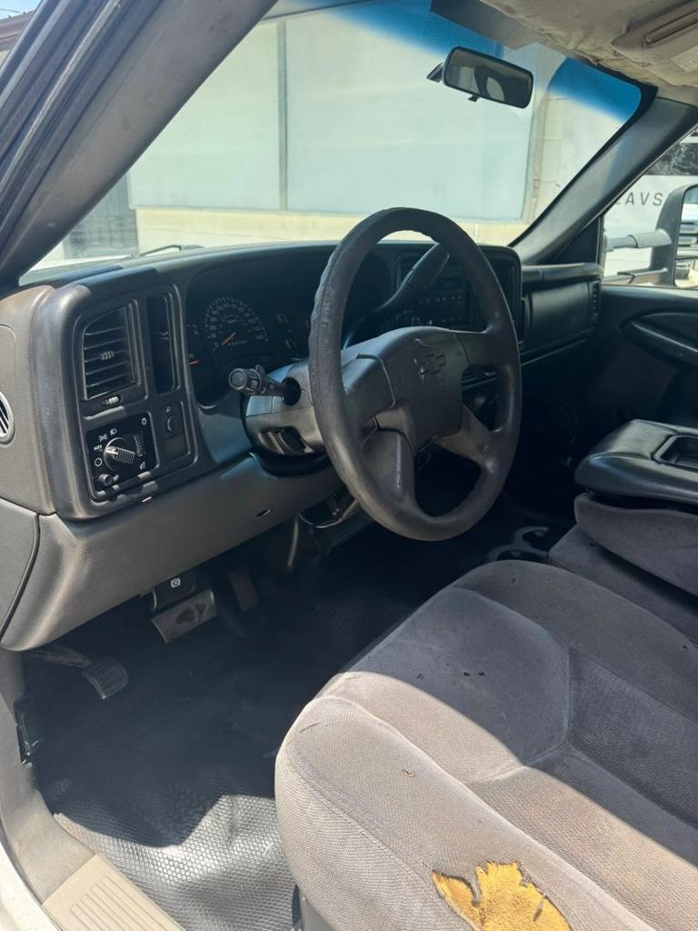2007 Chevrolet Classic - $7,900