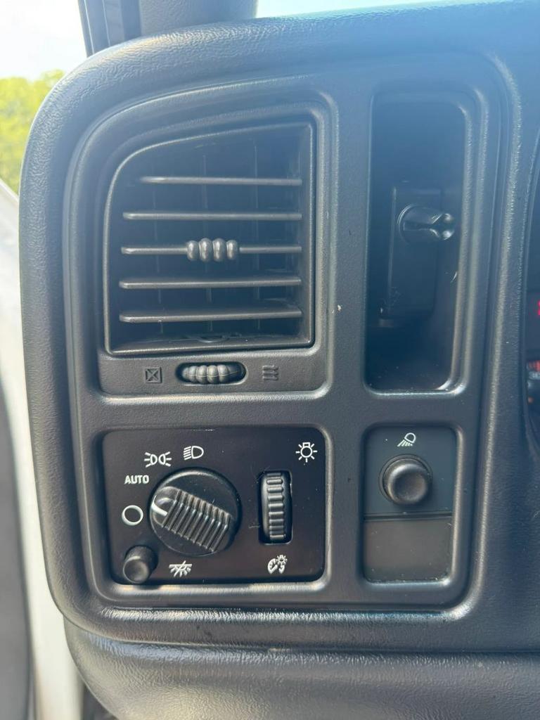 2007 Chevrolet Classic - $7,900