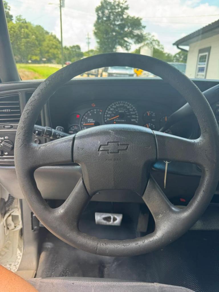 2007 Chevrolet Classic - $7,900