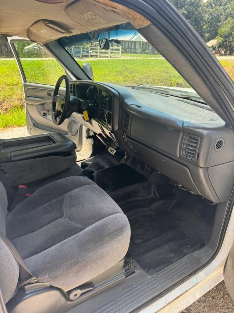 2007 Chevrolet Classic - $7,900