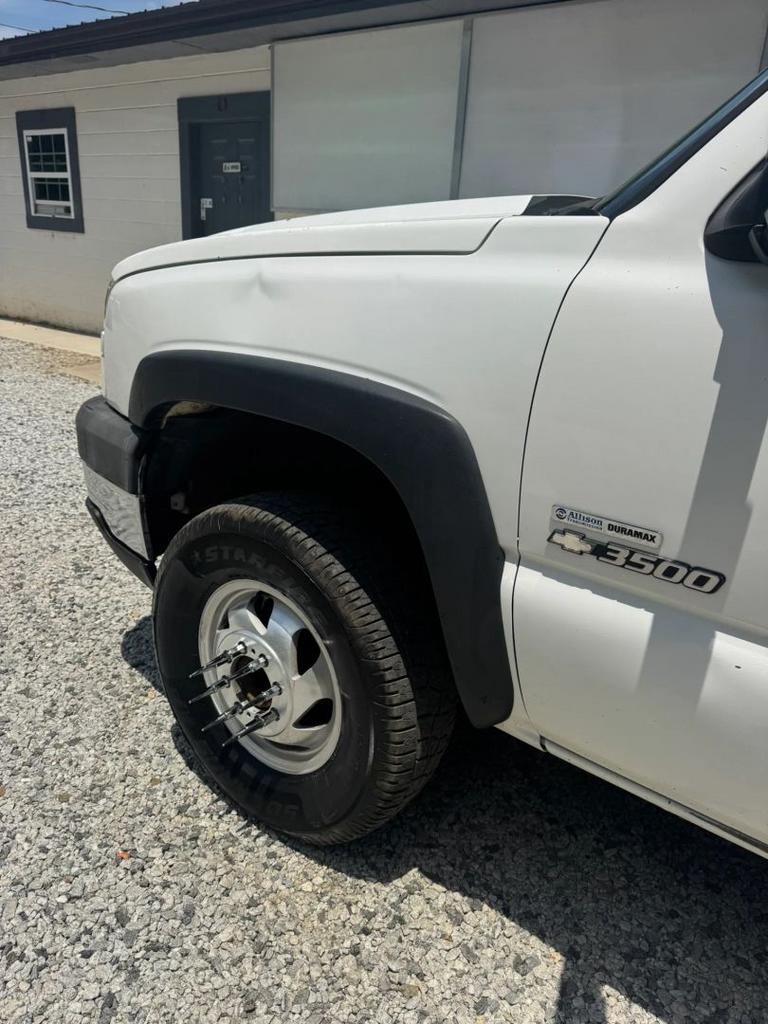 2007 Chevrolet Classic - $7,900