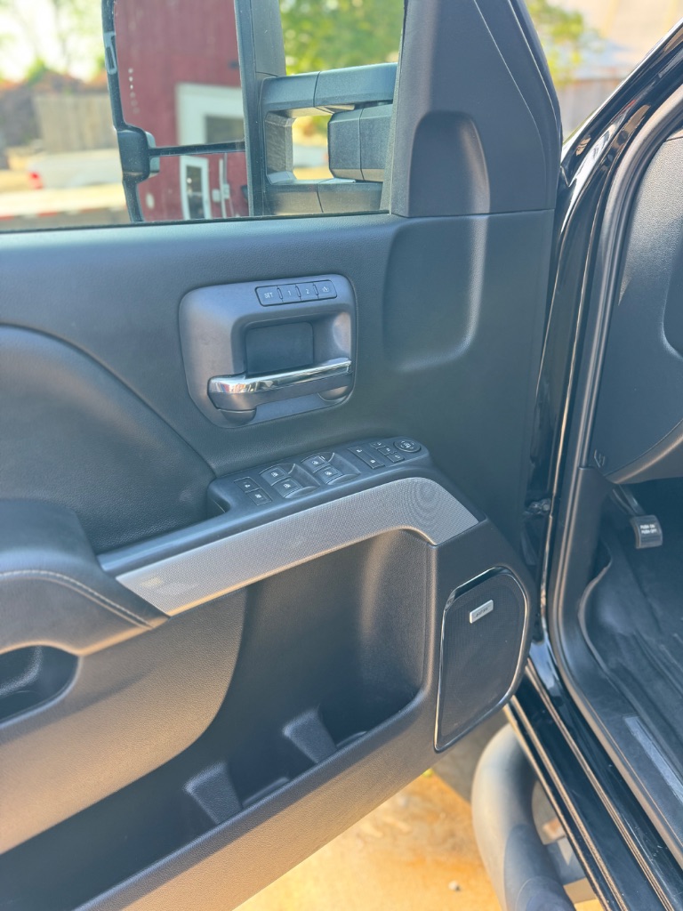 2018 Chevrolet Silverado 2500 LTZ photo