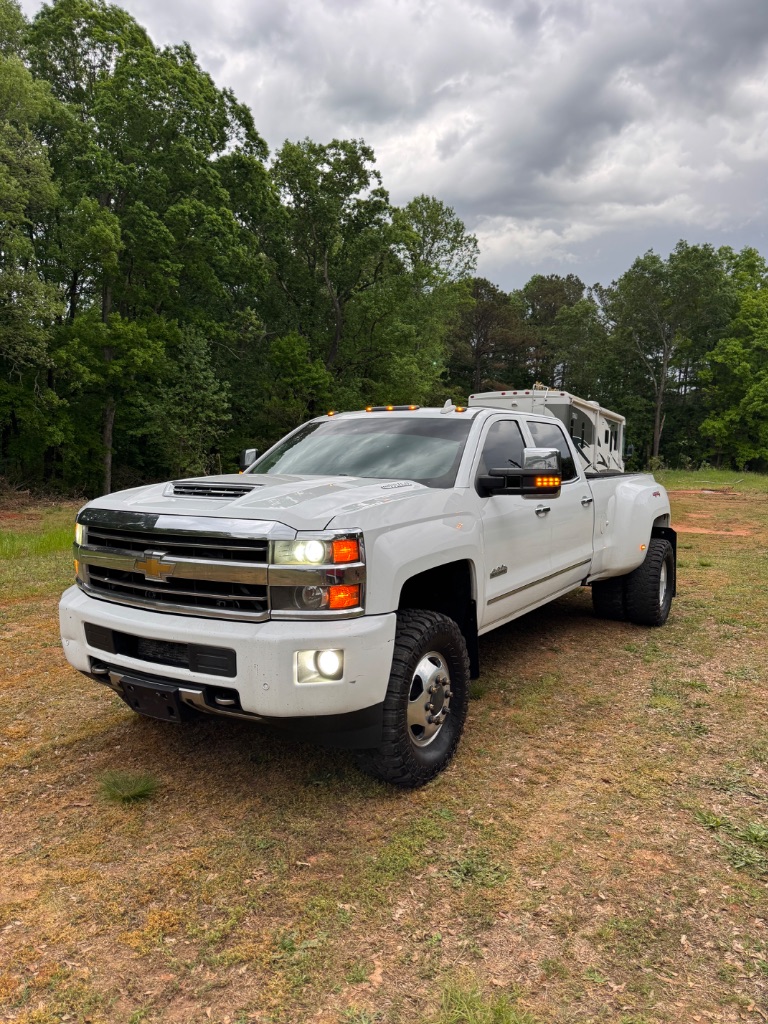 2018 Chevrolet Silverado 3500 High Country photo