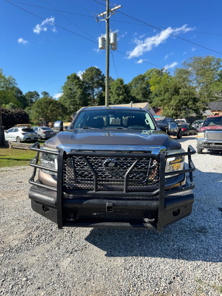 2016 Nissan Titan XD Platinum photo
