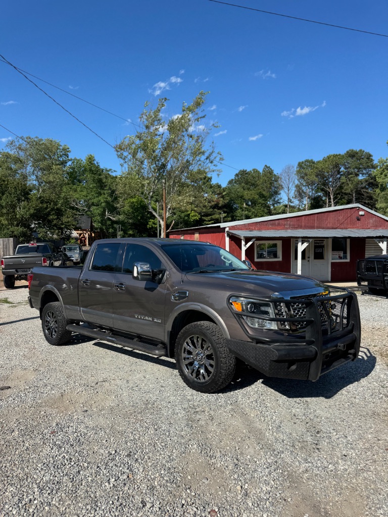 2016 Nissan Titan XD Platinum photo