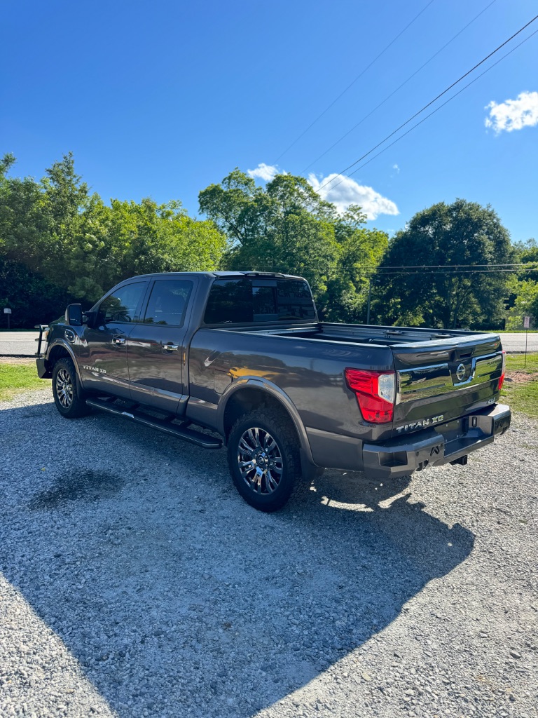 2016 Nissan Titan XD Platinum photo