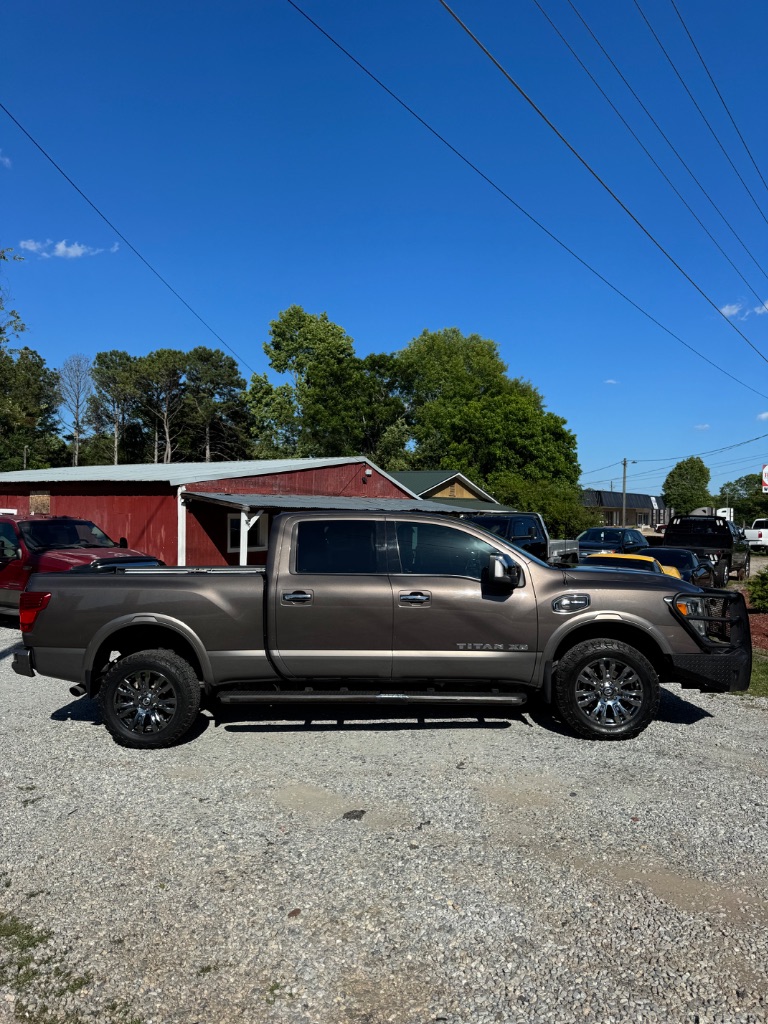 2016 Nissan Titan XD Platinum photo