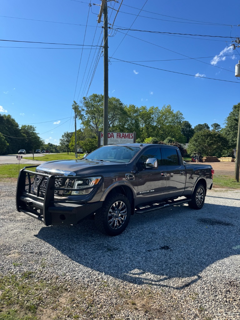 2016 Nissan Titan XD Platinum photo