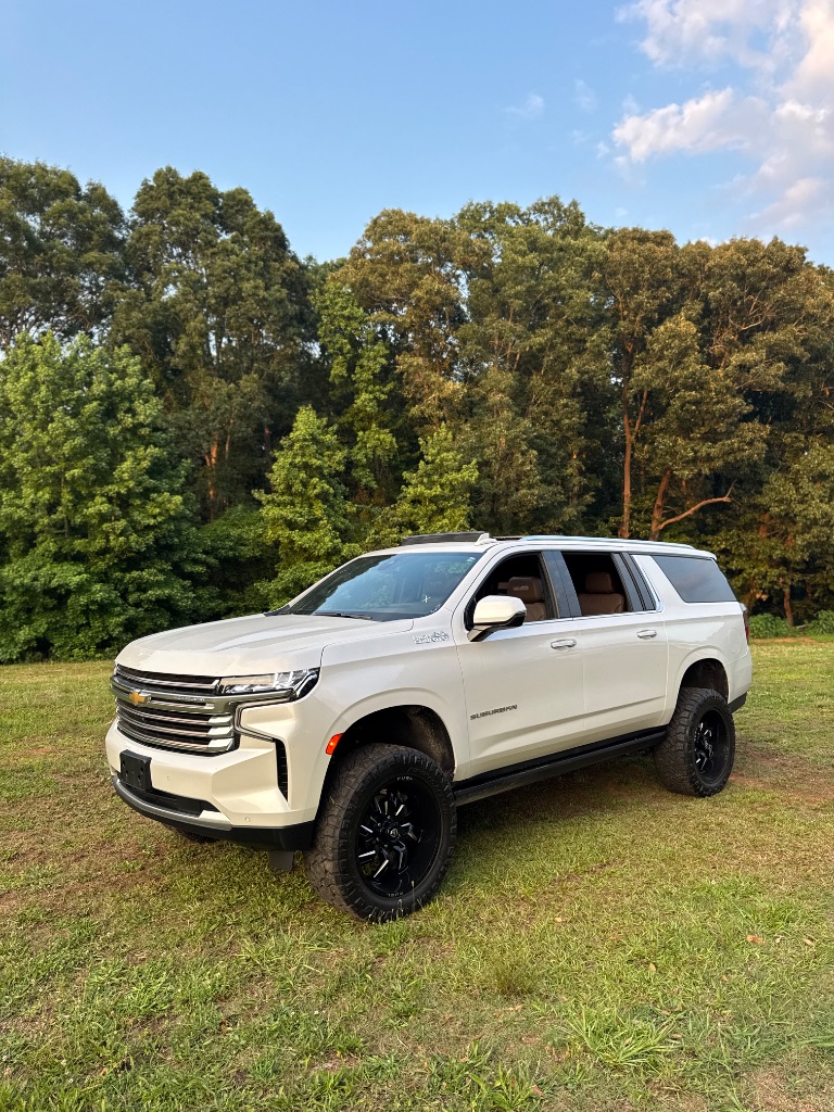 2021 Chevrolet Suburban 1500 High Country photo
