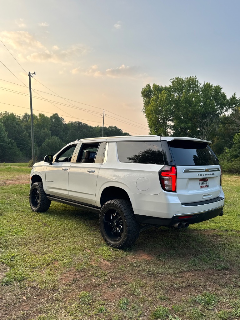 2021 Chevrolet Suburban 1500 High Country photo