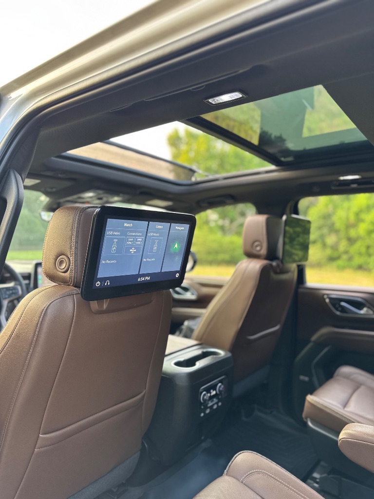 2021 Chevrolet Suburban 1500 High Country photo