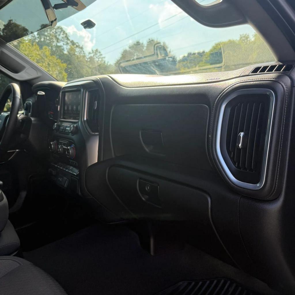 2022 Chevrolet Silverado Hd - $33,900