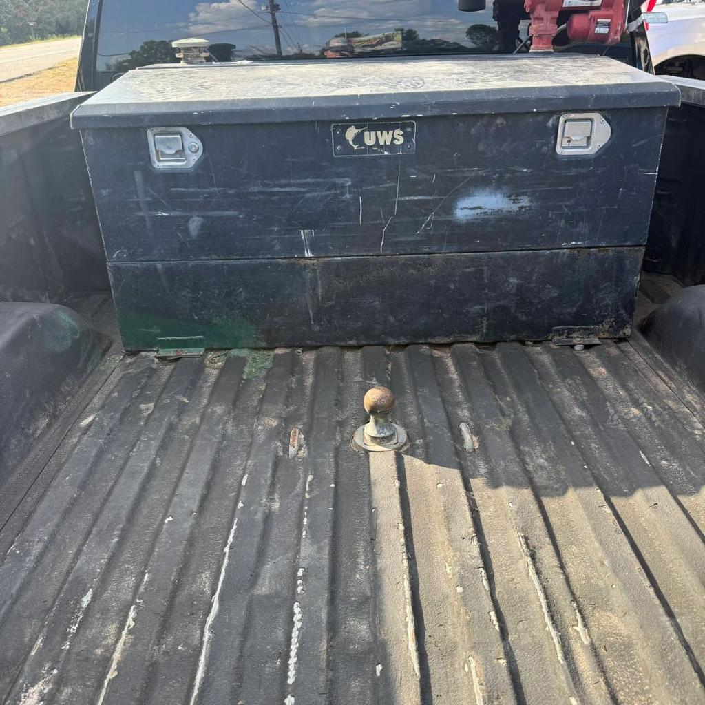 2022 Chevrolet Silverado Hd - $33,900