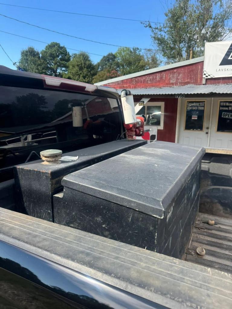 2022 Chevrolet Silverado Hd - $33,900