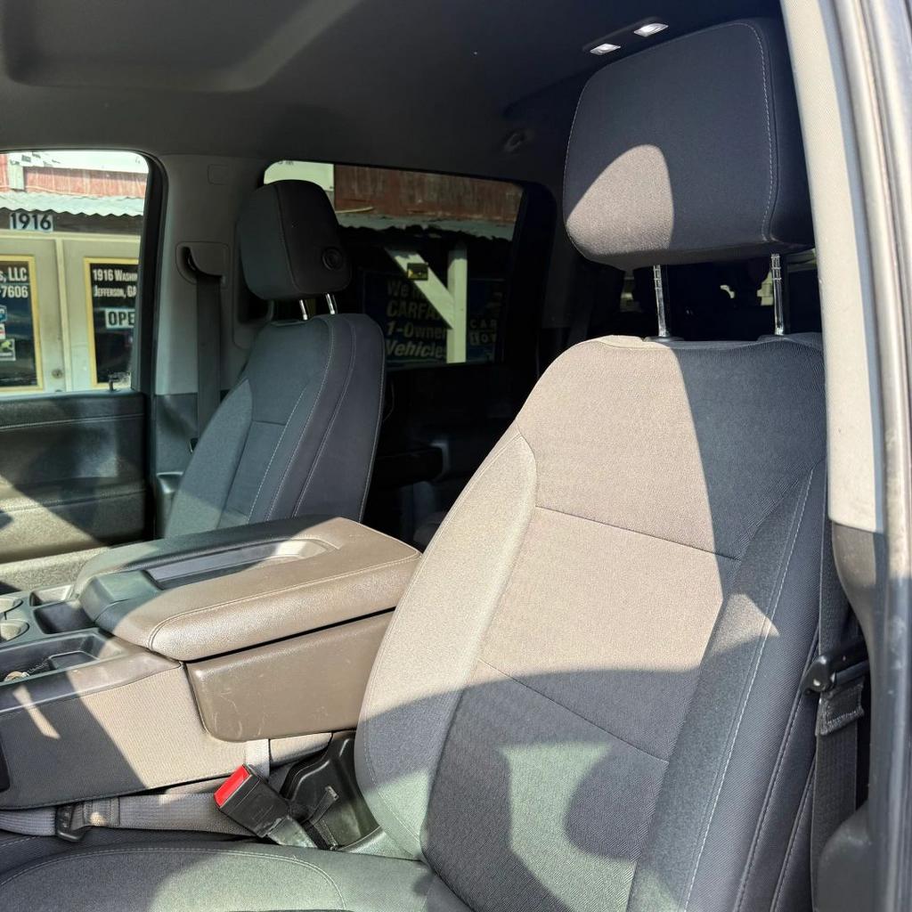 2022 Chevrolet Silverado Hd - $33,900