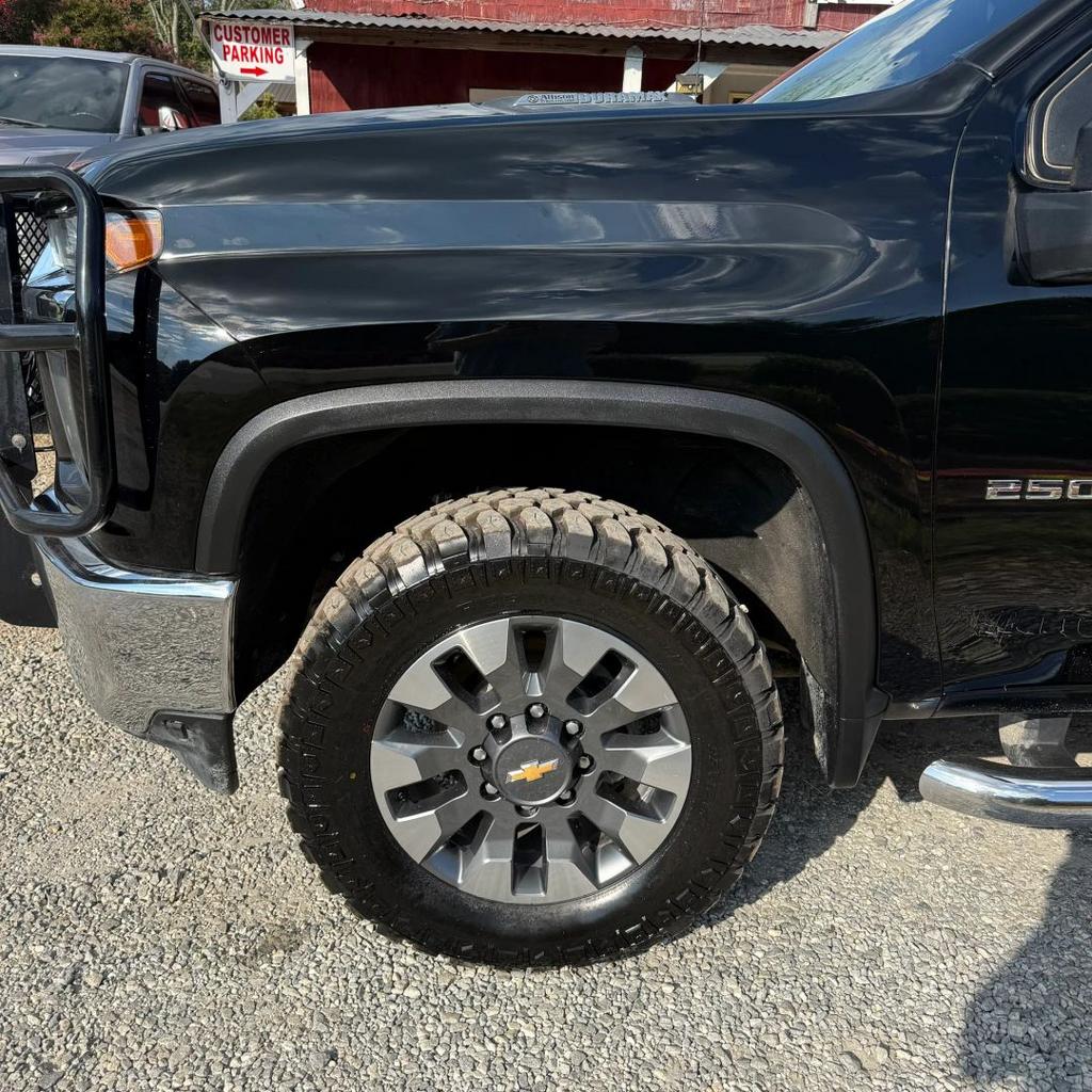 2022 Chevrolet Silverado Hd - $33,900