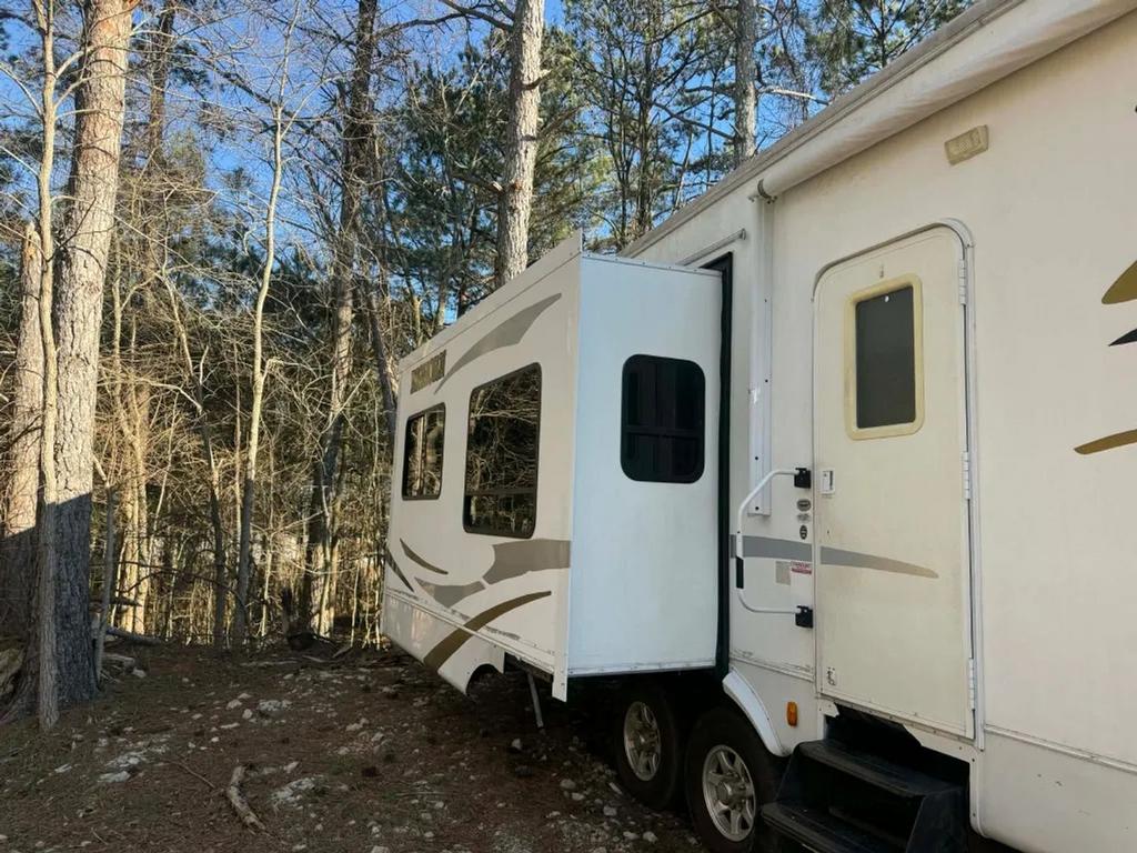 2010 Heartland Rv Bighorn - $11,000