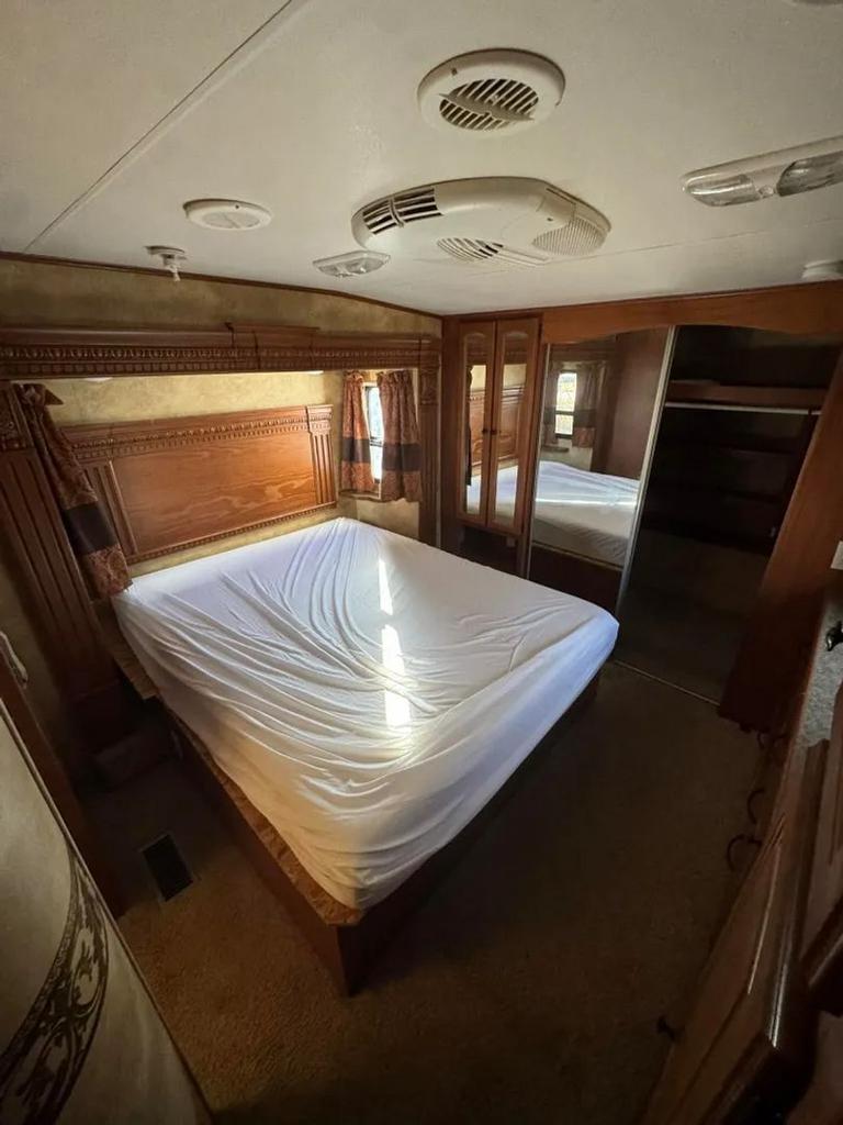 2010 Heartland Rv Bighorn - $11,000